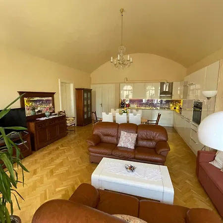 Royal In Historical Downtown * Košice