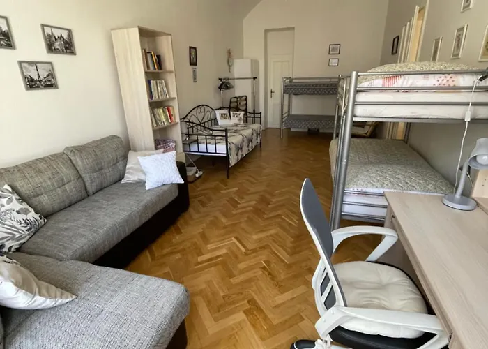 Royal In Historical Downtown *