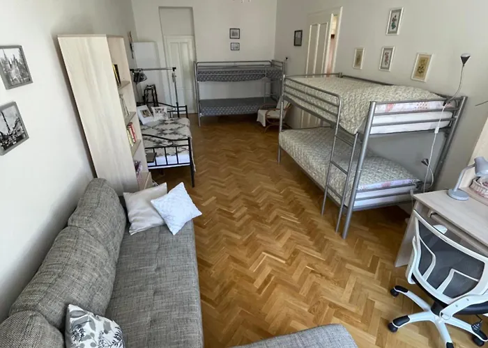 Royal In Historical Downtown