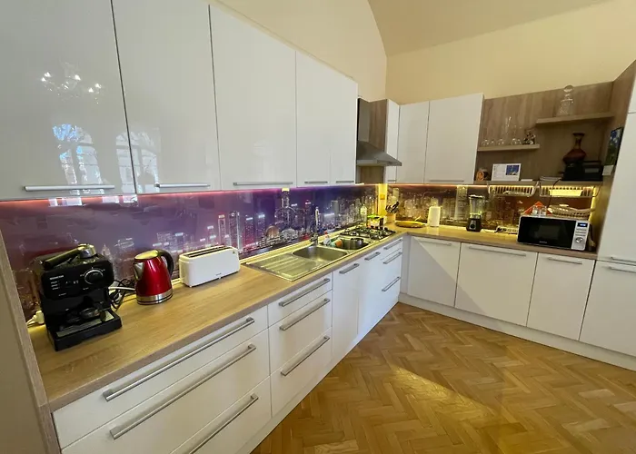 Royal In Historical Downtown