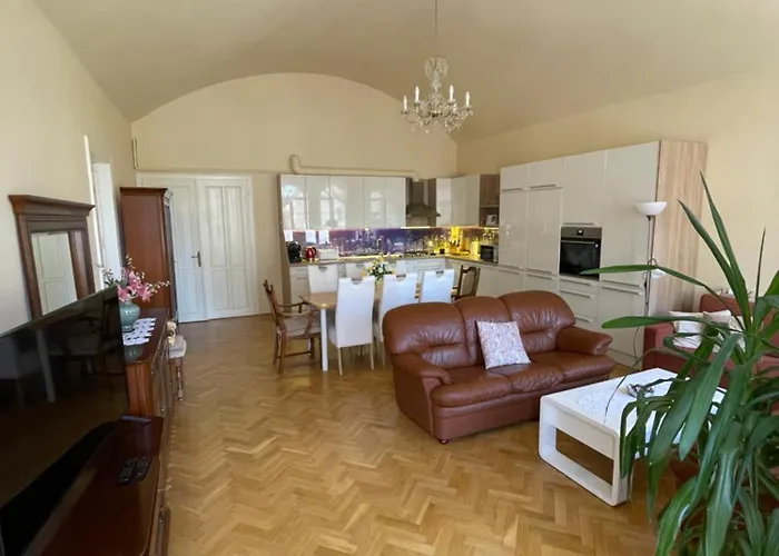 Appartamento Royal In Historical Downtown