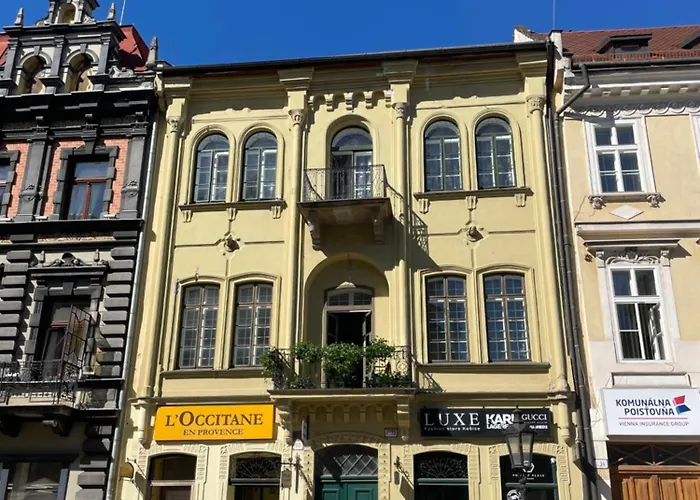 Royal In Historical Downtown